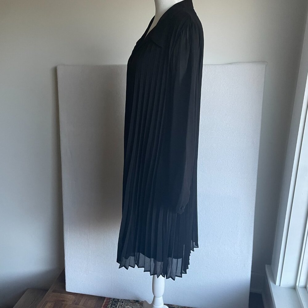 Nine West Pleated Black Dress with lining and Sheer Sleeves, Size 1X / XL - Picture 6 of 11